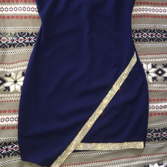 Formal dress - Picture 7 of 7